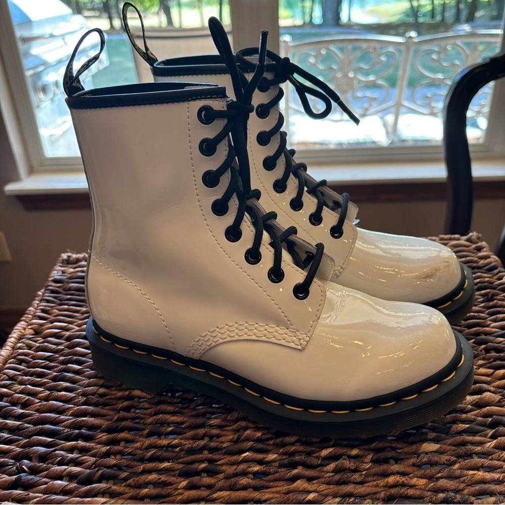 Dr. Martens White Patent Leather Women's Combat Boots 8 Eye Size 6 US L